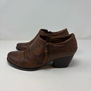 Baretraps Raini Faux Leather Side Zip Ankle Bootie Whiskey Womens 9M